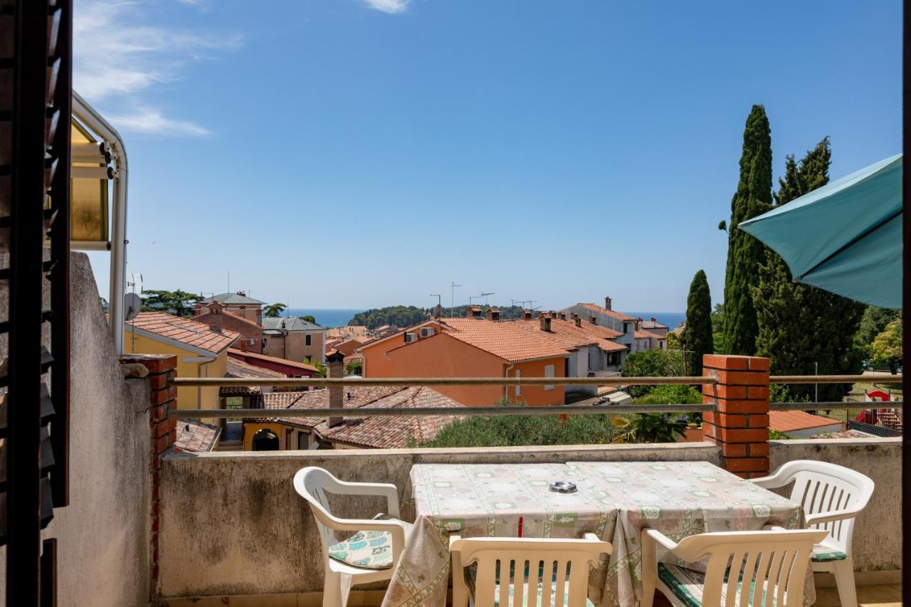 Apartments And Room Pergola Rovigno Esterno foto