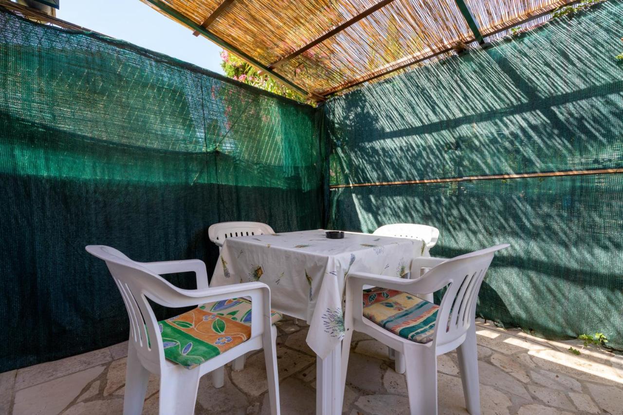 Apartments And Room Pergola Rovigno Esterno foto