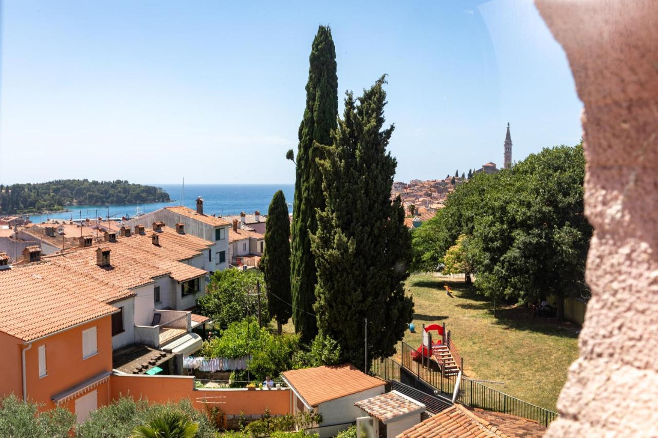Apartments And Room Pergola Rovigno Esterno foto